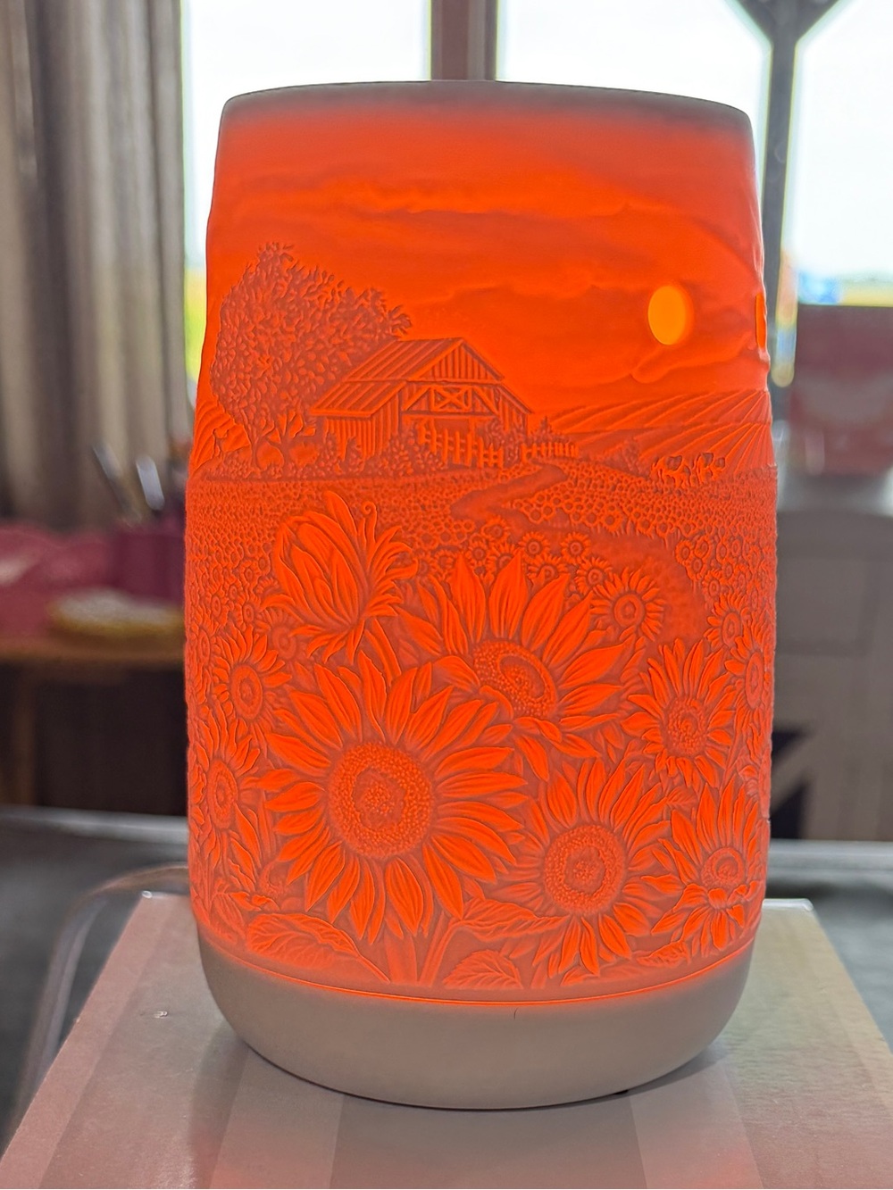 Scentsy Sunflower Barn Porcelain Warmer